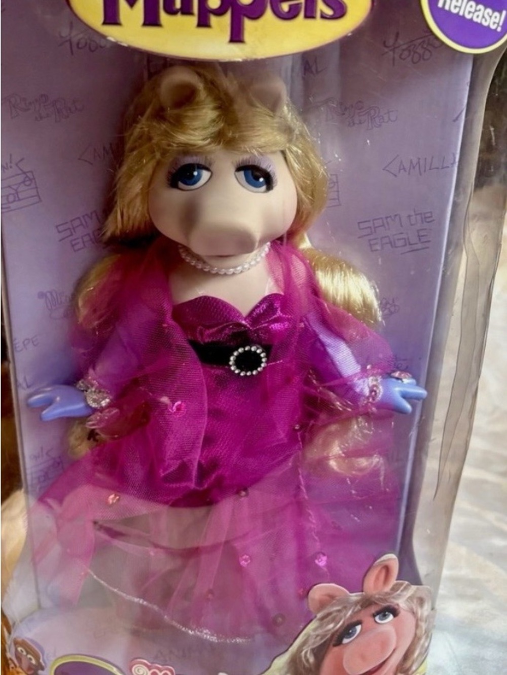 Brass Key The Muppets Miss Piggy 12 in Porcelain Doll Hot Pink Outfit 2006